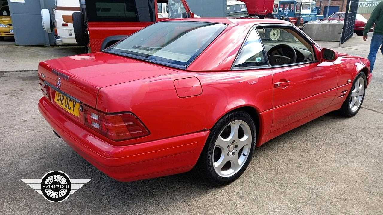 Lot 10 1999 MERCEDES SL280 AUTO