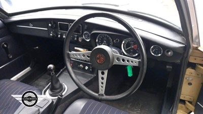 Lot 12 - 1972 MG B GT