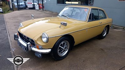 Lot 12 - 1972 MG B GT