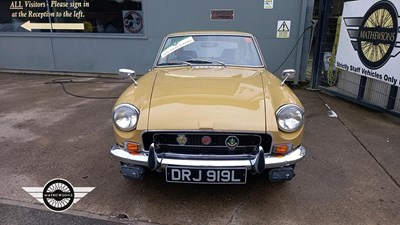 Lot 12 - 1972 MG B GT