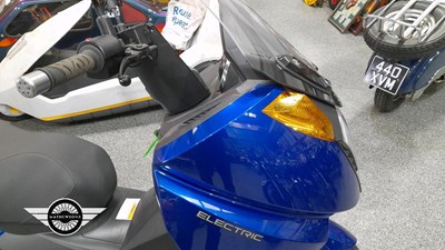 Lot 50 - 2007 VECTRIX ELECTRIC MAXI SCOOTER