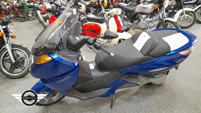 Lot 50 - 2007 VECTRIX ELECTRIC MAXI SCOOTER