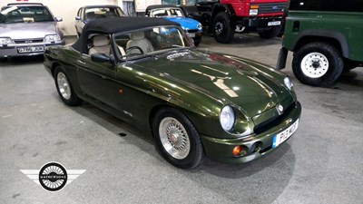 Lot 72 - 1996 MG RV8