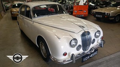 Lot 844 - 1969 JAGUAR 2.4/240