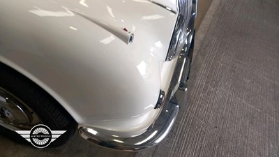 Lot 844 - 1969 JAGUAR 2.4/240