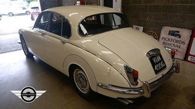 Lot 844 - 1969 JAGUAR 2.4/240