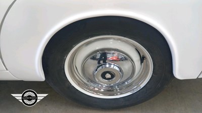 Lot 844 - 1969 JAGUAR 2.4/240