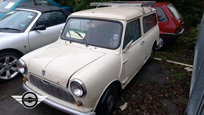 Lot 84 - 1971 MORRIS MINI 1000 VAN