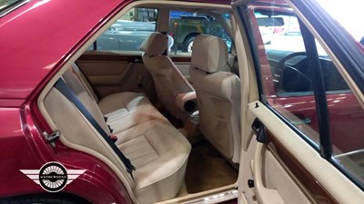 Lot 344 - 1993 MERCEDES E200 AUTO