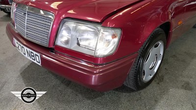 Lot 344 - 1993 MERCEDES E200 AUTO