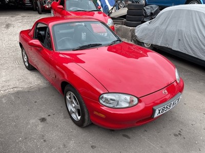 Lot 407 - 2000 MAZDA MX-5 ISOLA