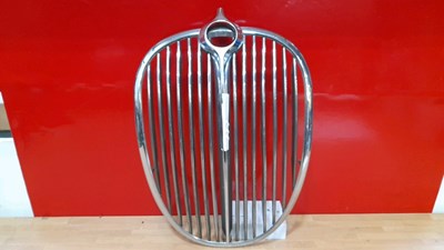 Lot 759 - JAGUAR GRILLE