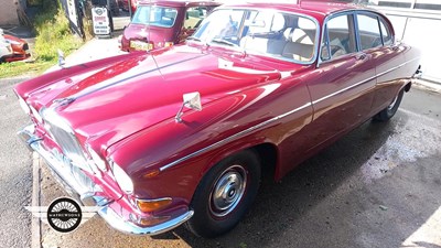 Lot 526 - 1968 JAGUAR 420 G