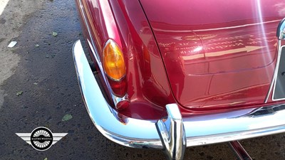 Lot 526 - 1968 JAGUAR 420 G