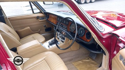 Lot 378 - 1971 JAGUAR 4.2 XJ6 AUTO