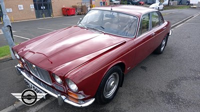 Lot 378 - 1971 JAGUAR 4.2 XJ6 AUTO