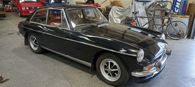 Lot 412 - 1974 MG B GT