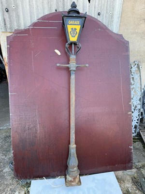 Lot 625 - AA GARAGE LAMP ON POLE