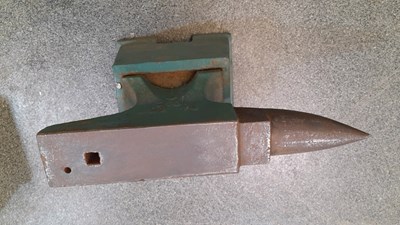 Lot 431 - 1952 64 KGS ANVIL & STAND + BAHCO ADJUSTABLE SPANNER 87-750MM