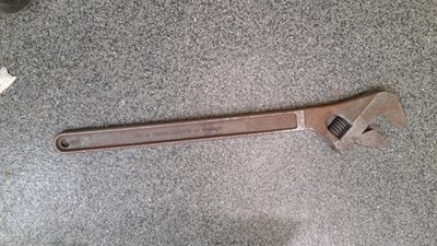 Lot 431 - 1952 64 KGS ANVIL & STAND + BAHCO ADJUSTABLE SPANNER 87-750MM