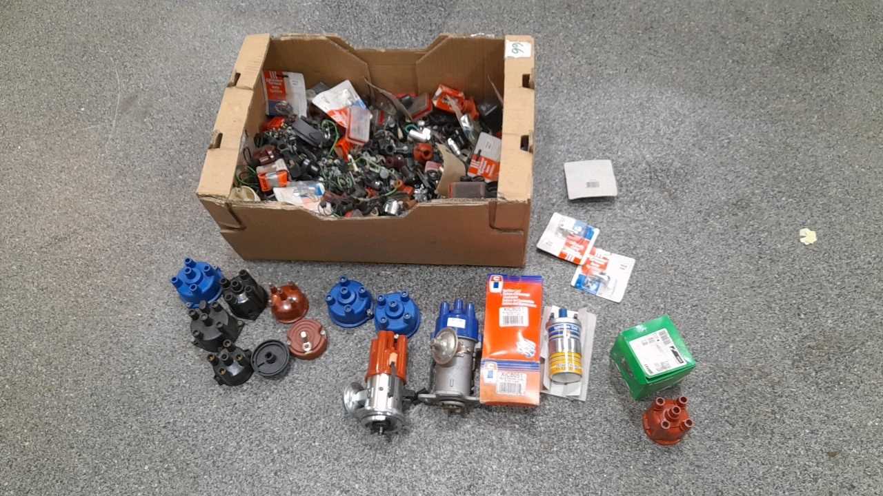 Distributor Assortment Lot 581 - BOX OF ASSORTED DISTRIBUTOR PARTS
