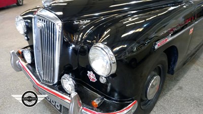 Lot 114 - 1956 WOLSELEY 4 44