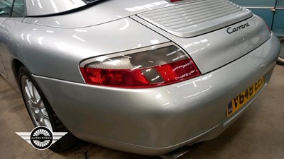 Lot 146 - 1999 PORSCHE 911 CARRERA