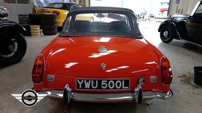 Lot 206 - 1973 MG B