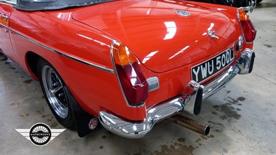 Lot 206 - 1973 MG B