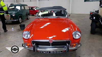 Lot 206 - 1973 MG B