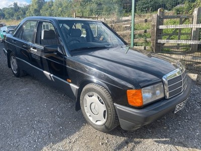 Lot 424 - 1989 MERCEDES 190E