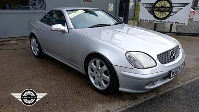 Lot 252 - 2000 MERCEDES SLK 320 AUTO