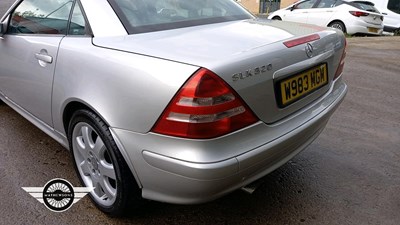 Lot 252 - 2000 MERCEDES SLK 320 AUTO