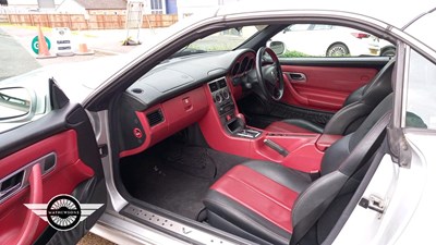 Lot 252 - 2000 MERCEDES SLK 320 AUTO