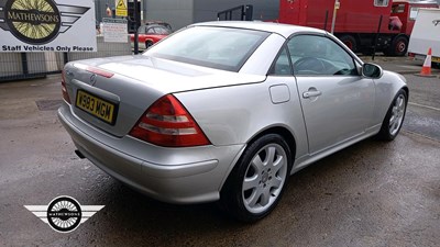 Lot 252 - 2000 MERCEDES SLK 320 AUTO