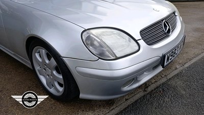 Lot 252 - 2000 MERCEDES SLK 320 AUTO