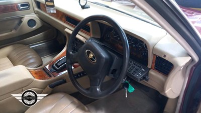 Lot 299 - 1992 JAGUAR SOVEREIGN 4.0