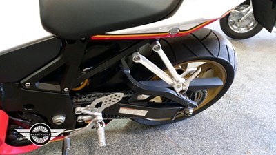 Lot 362 - 2005 SUZUKI GSX R750 K5