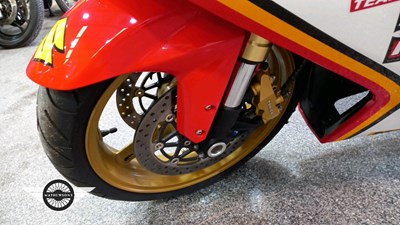 Lot 362 - 2005 SUZUKI GSX R750 K5
