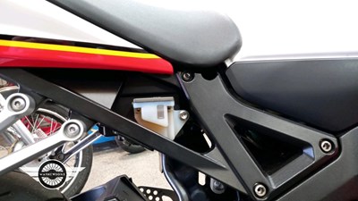 Lot 362 - 2005 SUZUKI GSX R750 K5