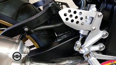 Lot 362 - 2005 SUZUKI GSX R750 K5