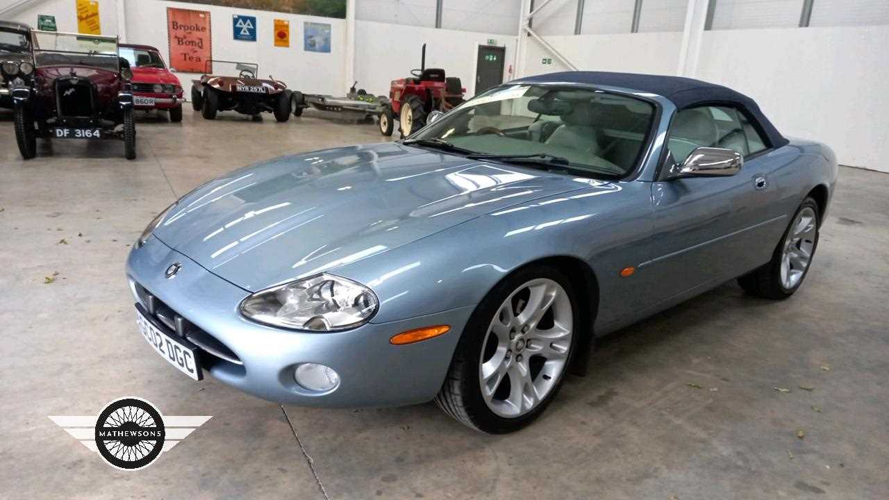 Lot 392 - 2002 JAGUAR XK8 CONVERTIBLE AUTO