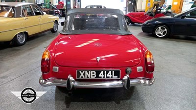 Lot 494 - 1972 MG B