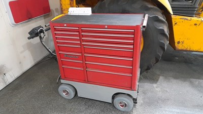 Lot 209 - SNAP-ON MOBILE TOOL BOX