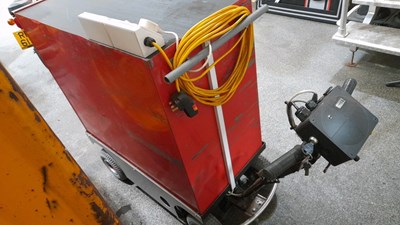 Lot 209 - SNAP-ON MOBILE TOOL BOX