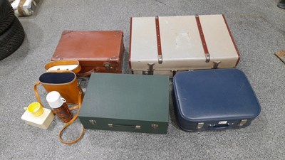 Lot 600 - 3X VINTAGE CASES & PICNIC CASE