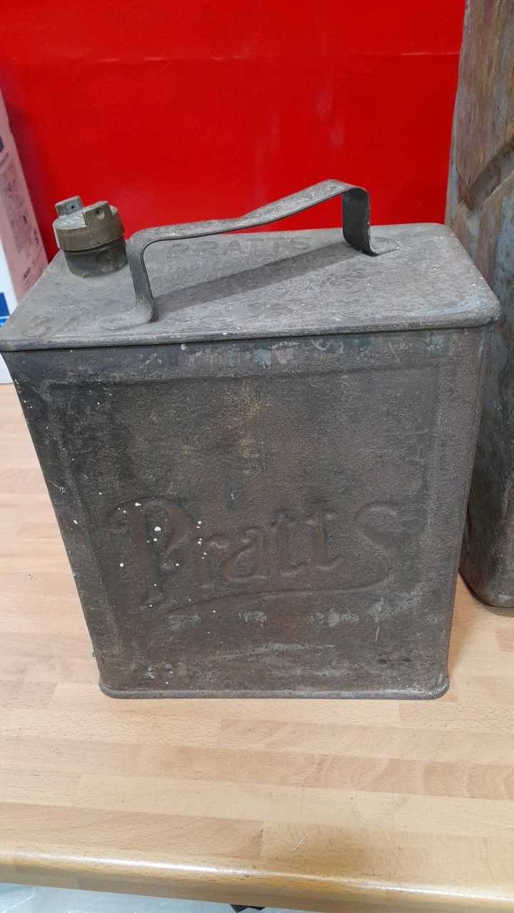 Lot 865 3 JERRY CANS & 2 PETROL CANS
