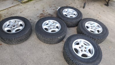 Lot 541 - SET OF 5 RANGE ROVER P38 ALLOY WHEELS & TYRES 255/70R16