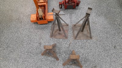 Lot 895 - 2 X TROLLEY JACKS & AXLE STANDS