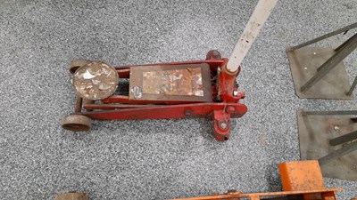 Lot 895 - 2 X TROLLEY JACKS & AXLE STANDS